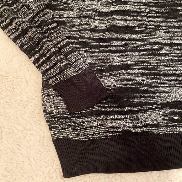 LOFT black and white sweater - Picture 4 of 4